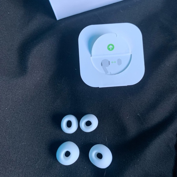 Apple airpod 3rd generation new (7 available) - Picture 16 of 16